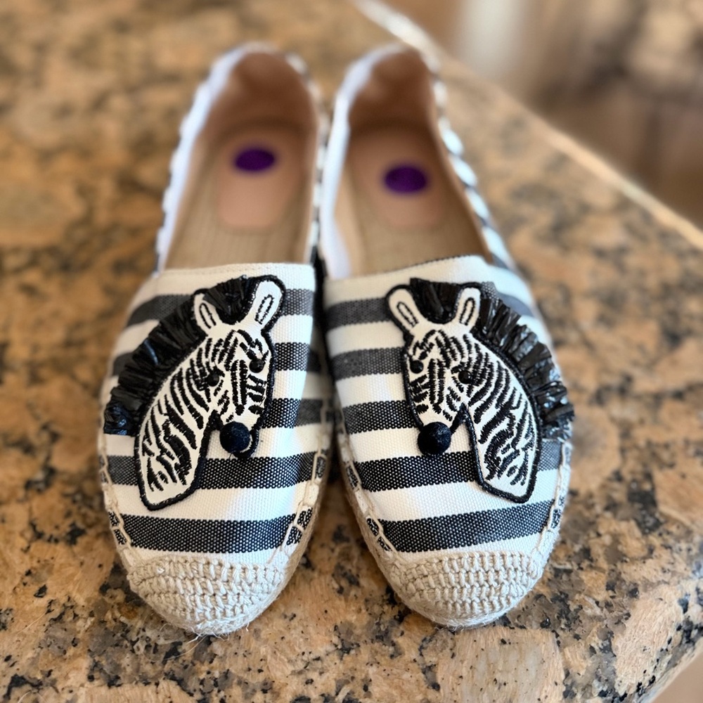 NWOT Kate Spade garden zebra canvas espadrilles slip on shoes in size 6.5